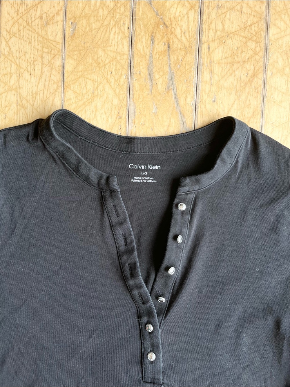 Calvin Klein 95% Cotton Minimalist Black Henley Long Sleeve Top Size Large - Picture 3 of 7